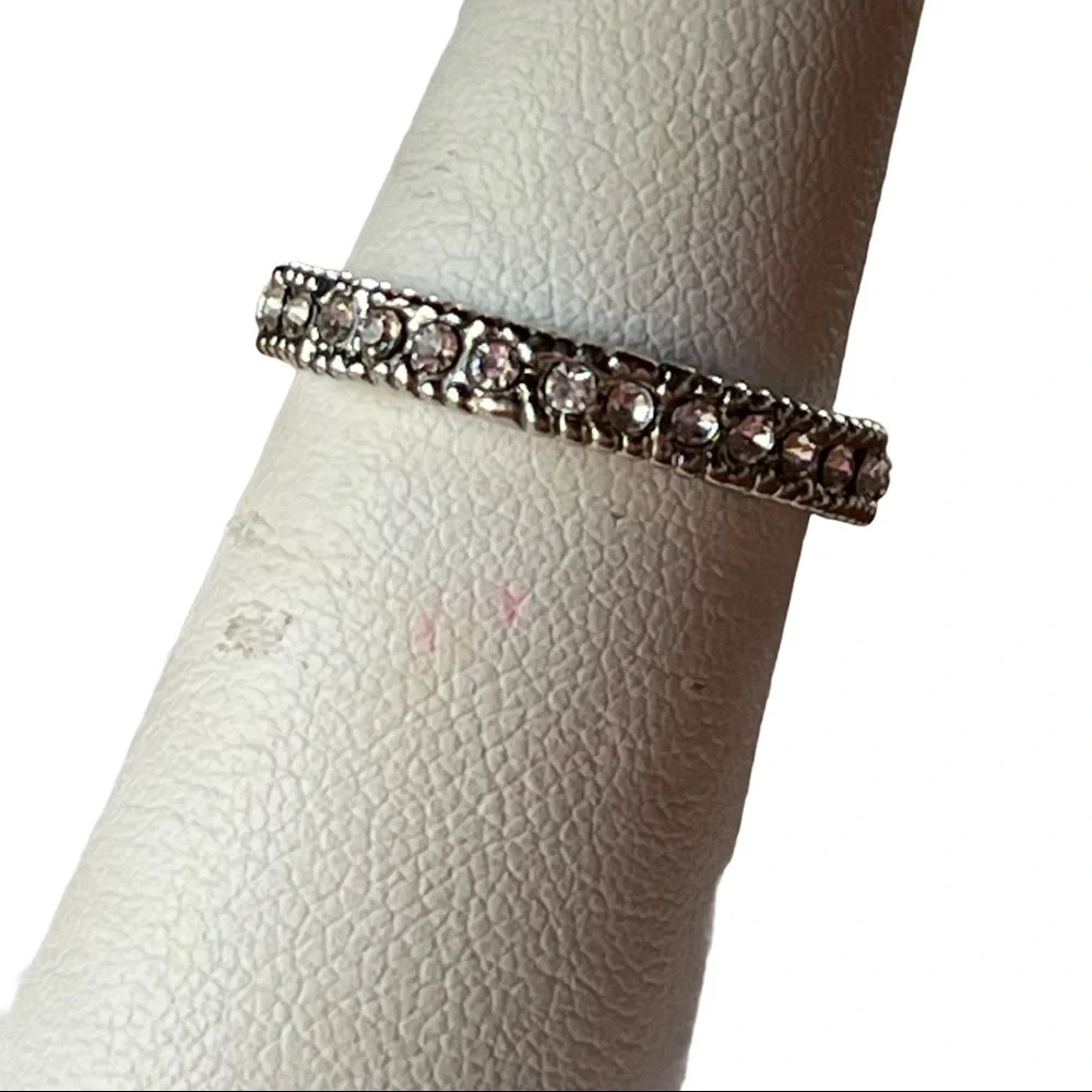 ELEGANT SILVER TONE RING WITH RHINESTONES - Picture 3 of 3